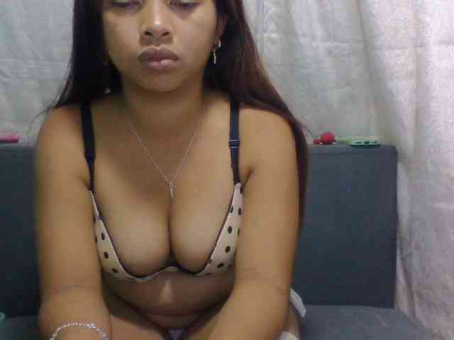 Naomi06 webcam
