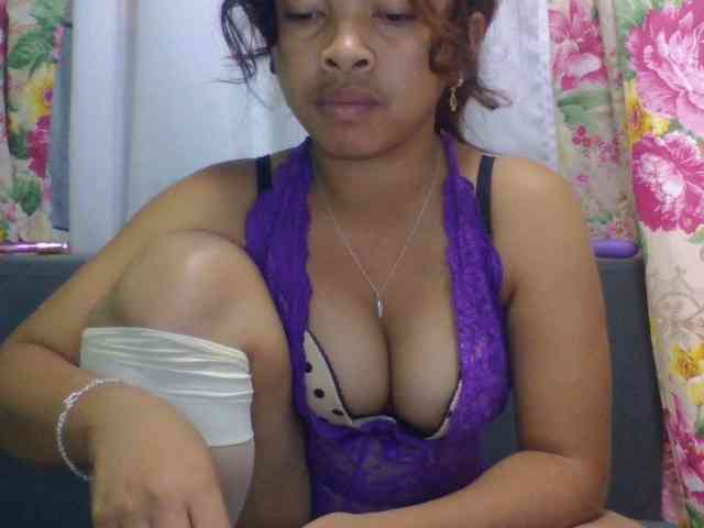 Naomi06 webcam