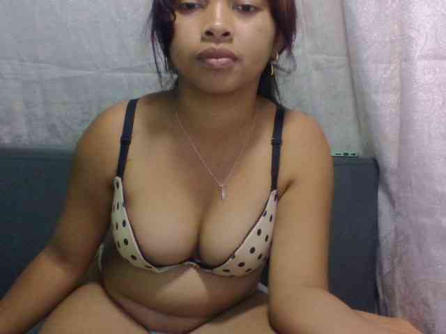 Naomi06 webcam