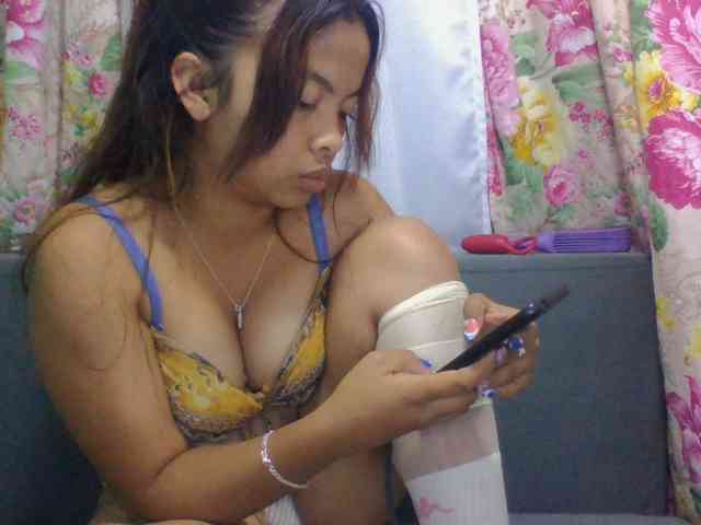 Naomi06 webcam