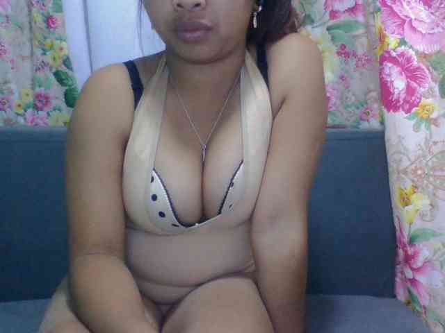 Naomi06 webcam