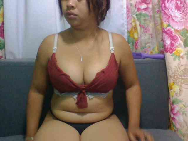 Naomi06 webcam