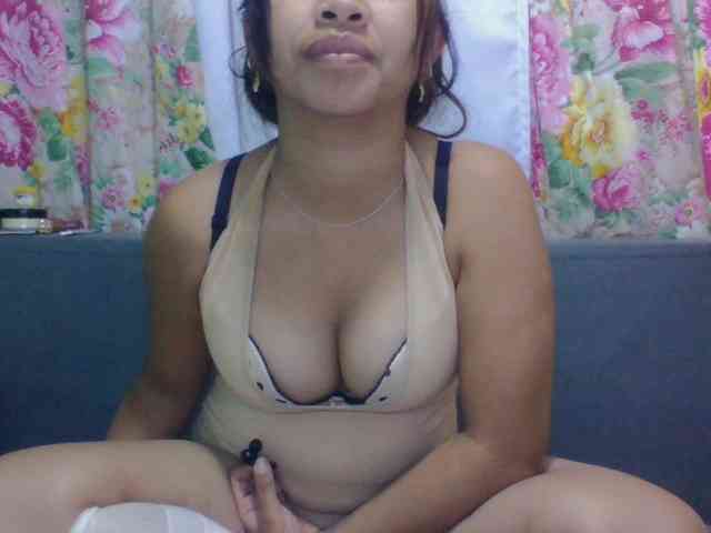 Naomi06 webcam