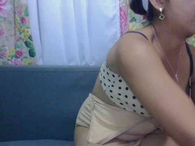 Naomi06 webcam