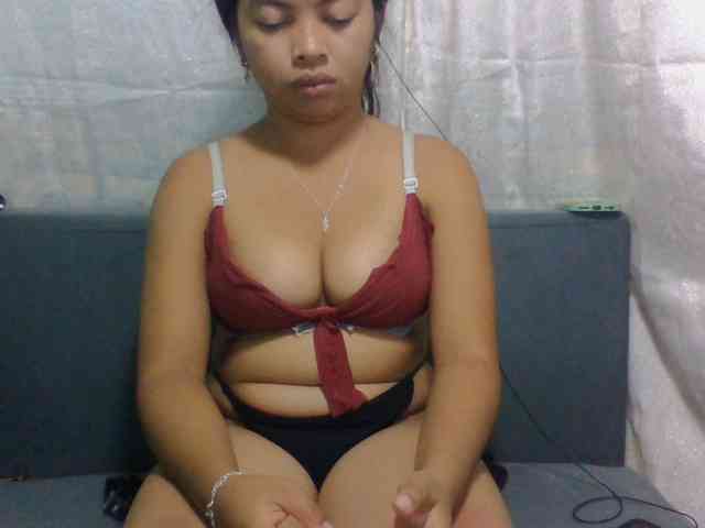 Naomi06 webcam