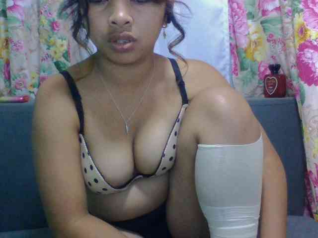 Naomi06 webcam