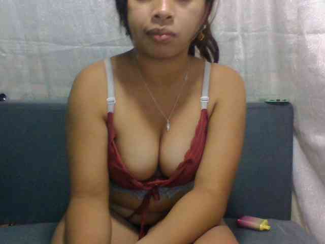Naomi06 webcam