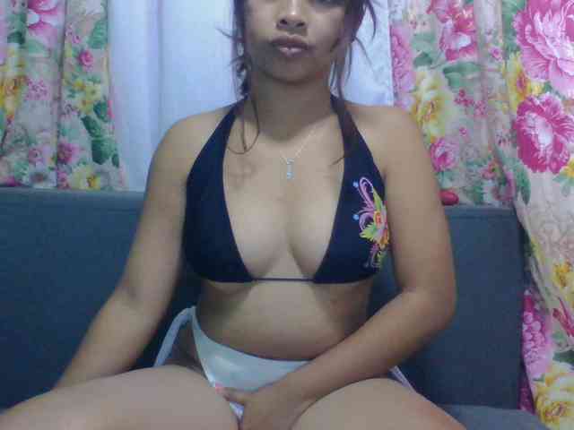 Naomi06 webcam