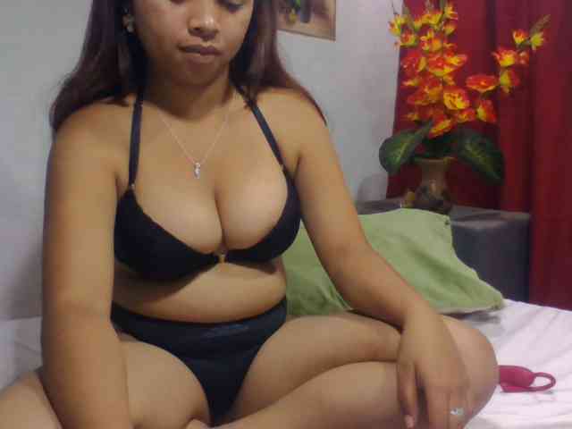 Naomi06 webcam