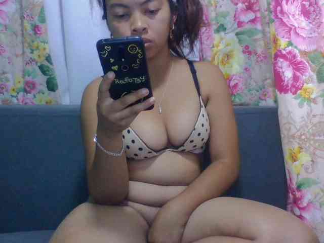 Naomi06 webcam