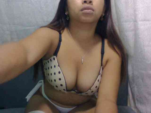 Naomi06 webcam