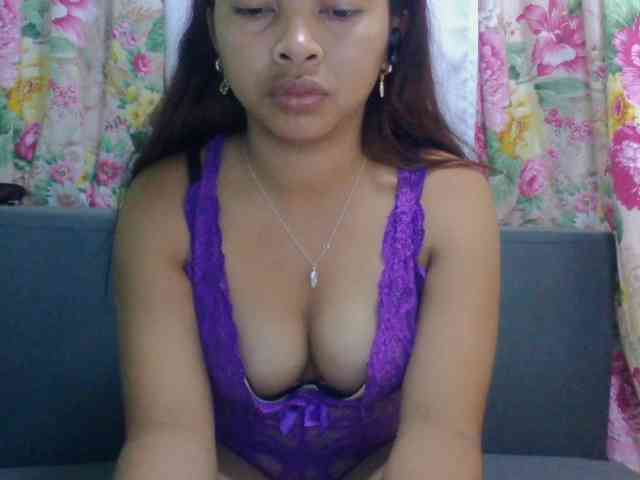 Naomi06 webcam