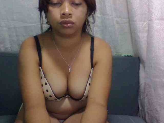 Naomi06 webcam