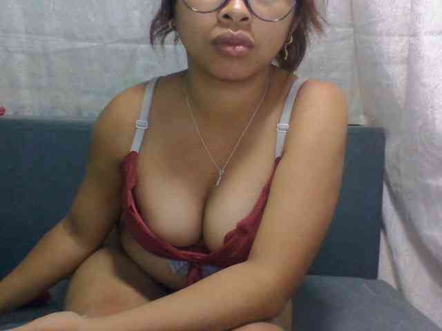 Naomi06 webcam