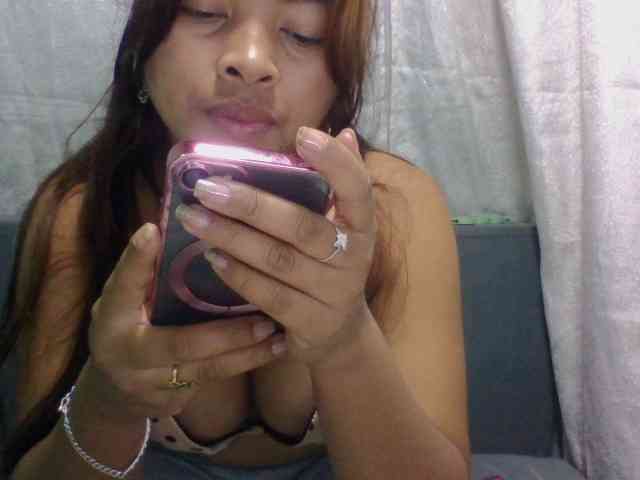 Naomi06 webcam