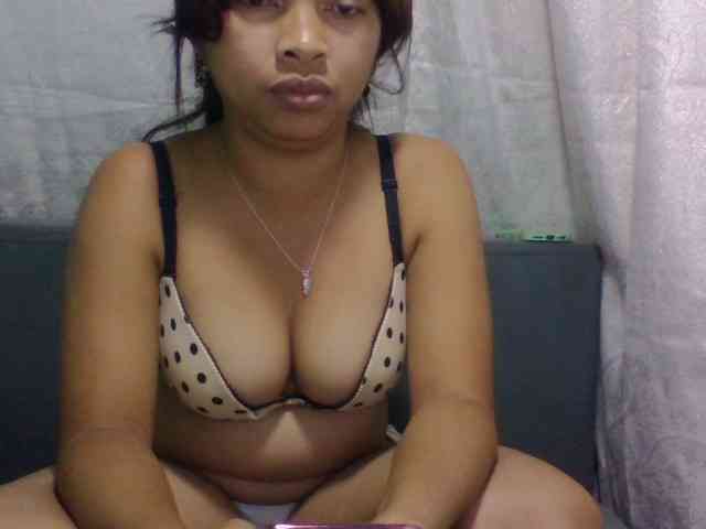 Naomi06 webcam