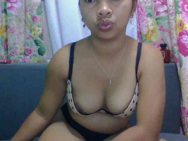 Naomi06 webcam