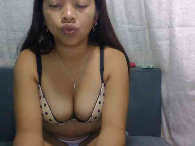 Naomi06 webcam