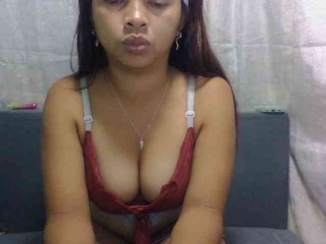Naomi06 webcam