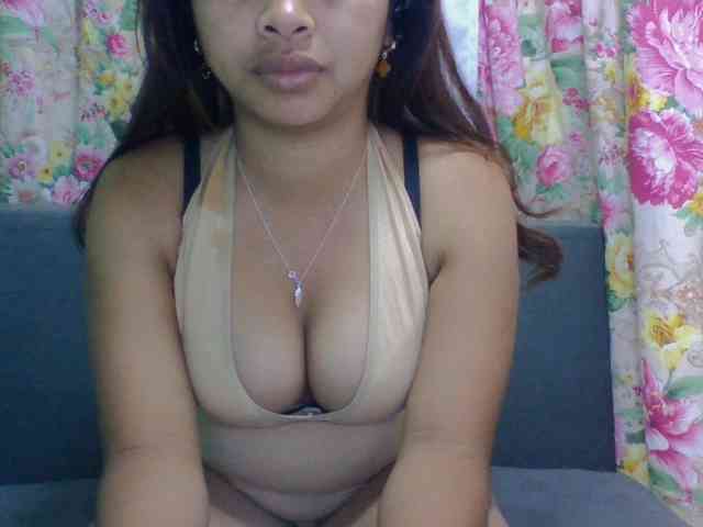 Naomi06 webcam