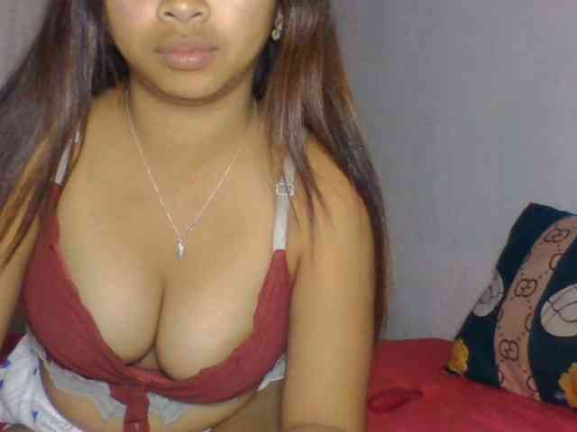 Naomi06 webcam
