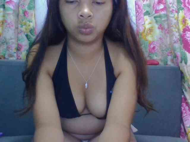 Naomi06 webcam