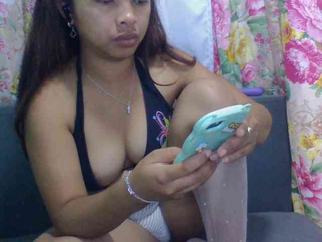 Naomi06 webcam