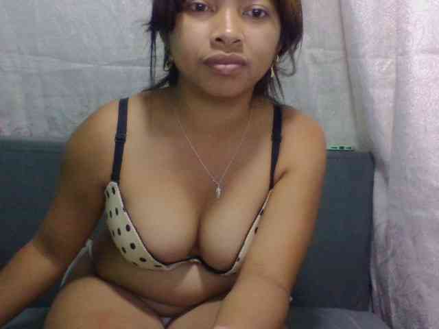 Naomi06 webcam