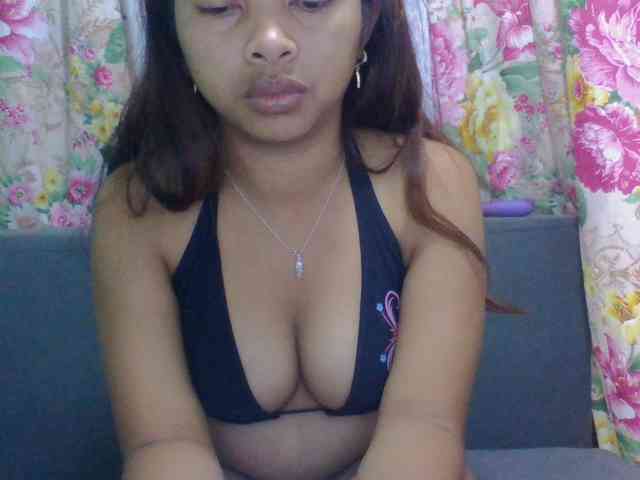 Naomi06 webcam