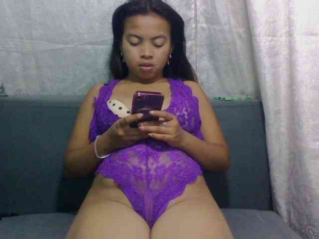 Naomi06 webcam