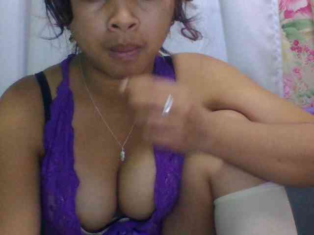 Naomi06 webcam