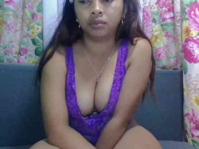 Naomi06 webcam