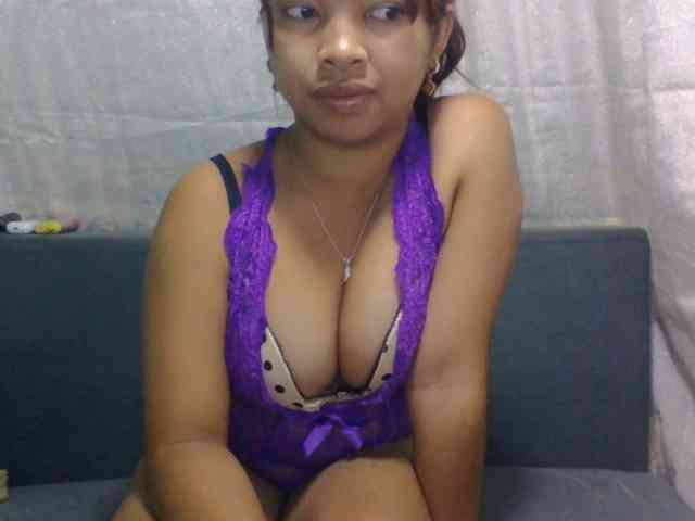 Naomi06 webcam