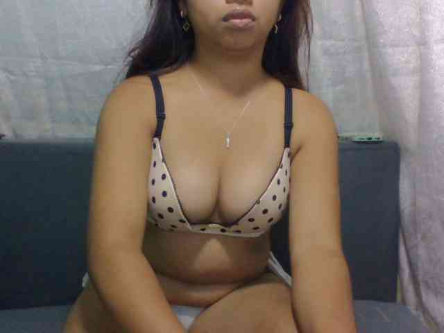 Naomi06 webcam