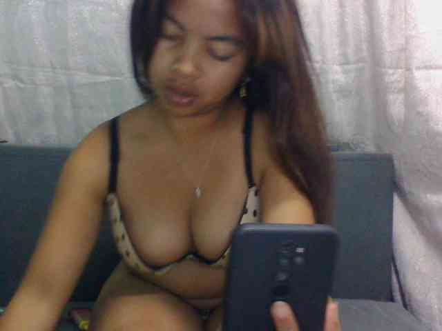 Naomi06 webcam