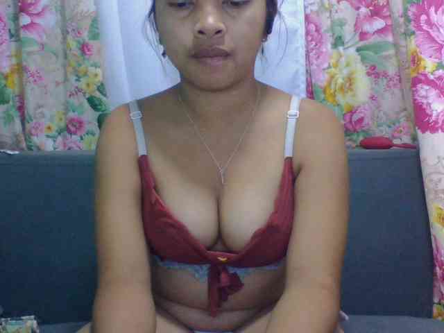 Naomi06 webcam