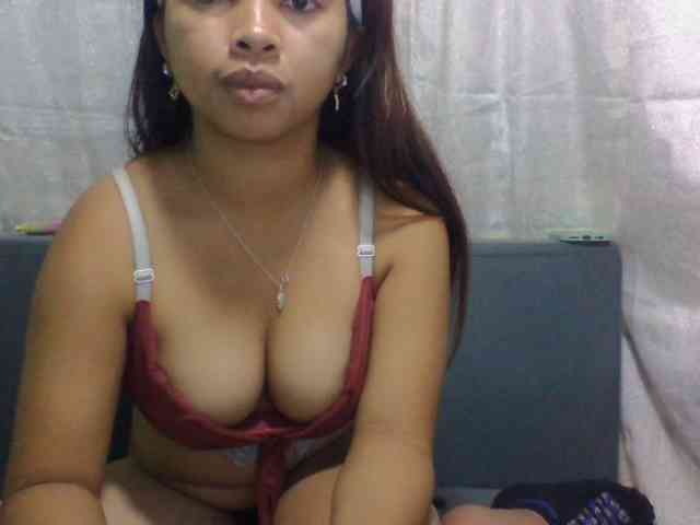 Naomi06 webcam