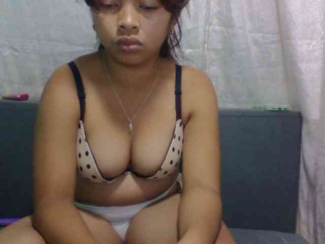 Naomi06 webcam