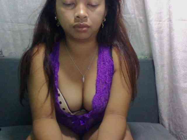 Naomi06 webcam