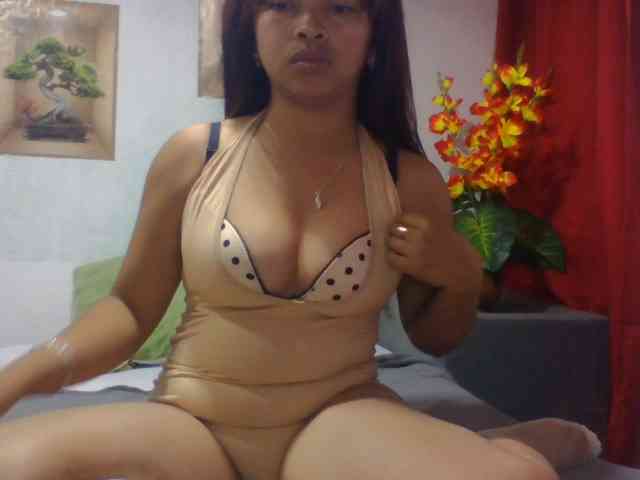 Naomi06 webcam