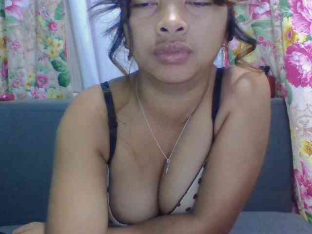 Naomi06 webcam
