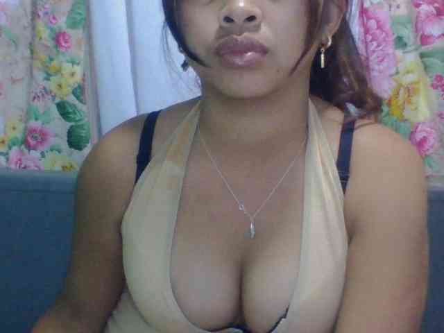 Naomi06 webcam