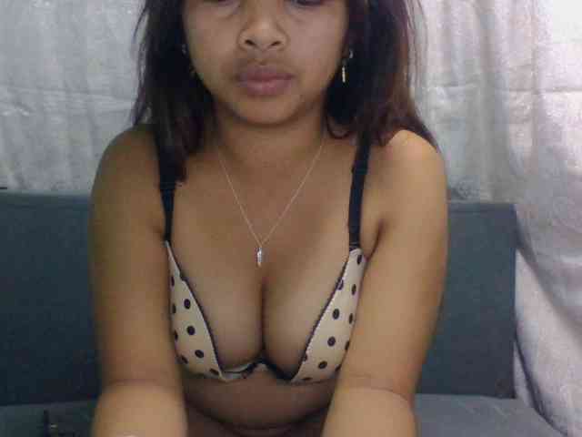 Naomi06 webcam
