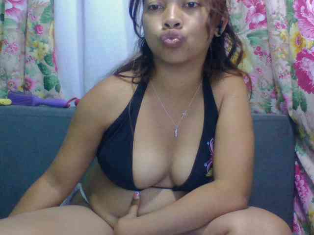 Naomi06 webcam