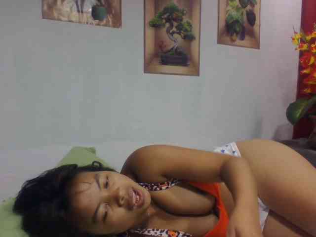 Naomi06 webcam
