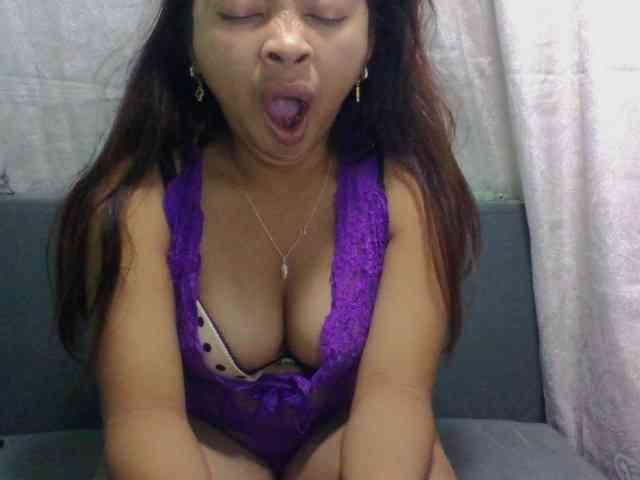 Naomi06 webcam