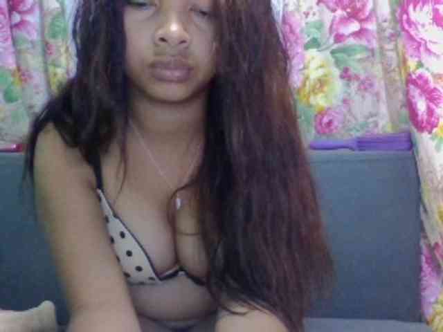 Naomi06 webcam