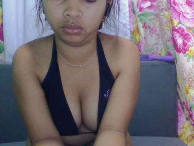 Naomi06 webcam