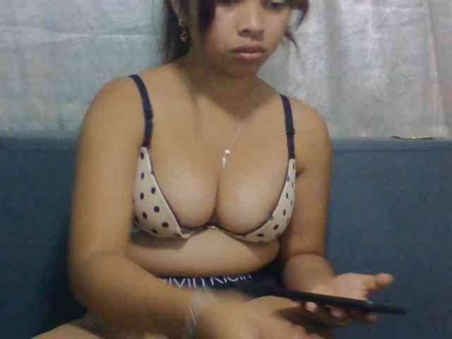 Naomi06 webcam