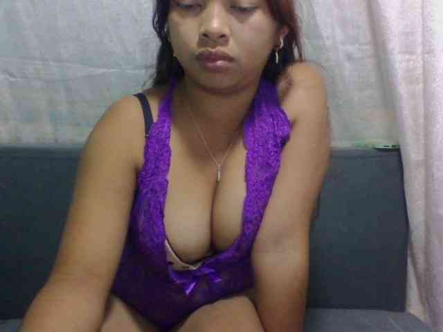 Naomi06 webcam